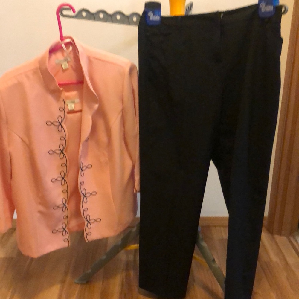 Dress Barn 3 piece suit.  Size 16W.  Pink and black.